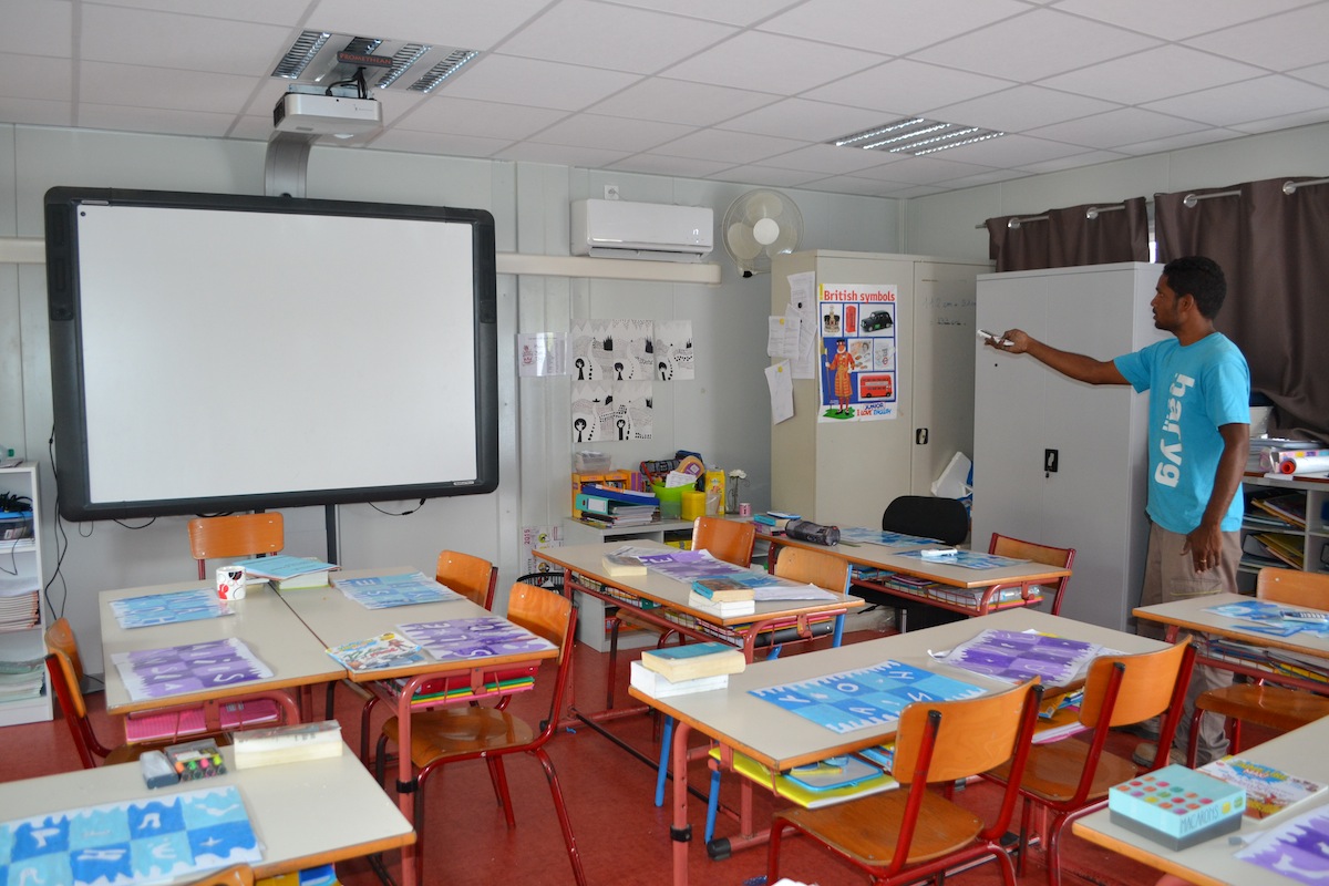 Installation de climatiseurs dans les écoles de La Saline les Bains et de Grand Fond