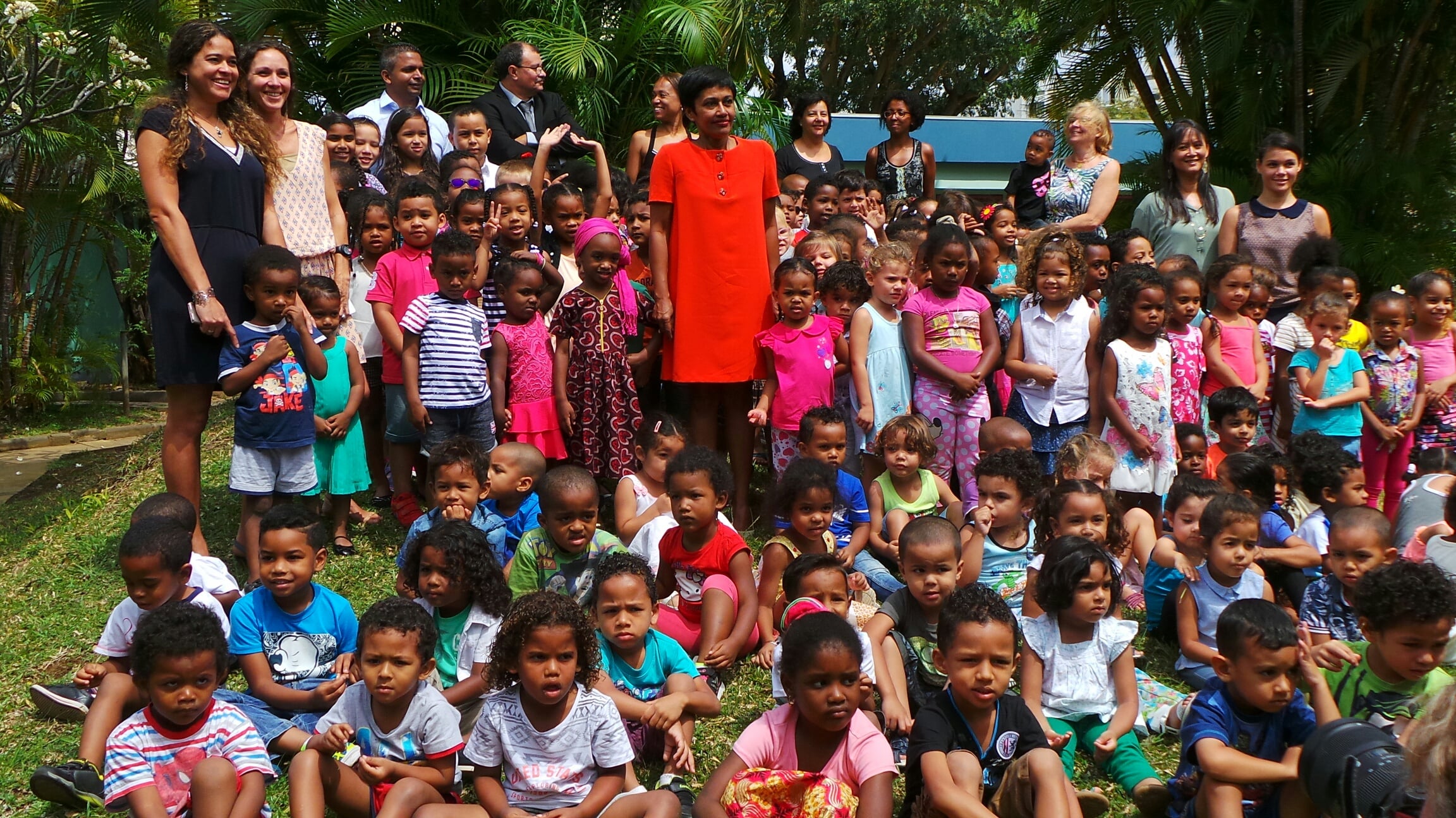 [VIDÉO] Ericka Bareigts visite des classes bi-langues: 