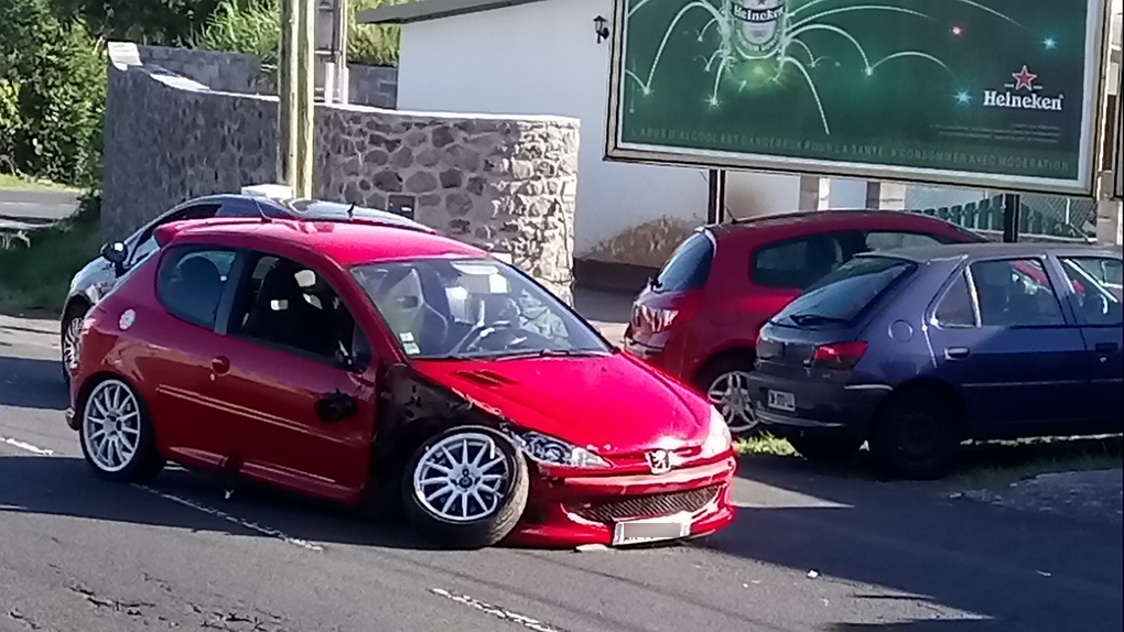 Saint-Benoit: Deux voitures impliquées dans un accident