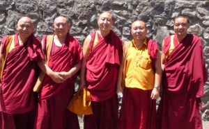 Les moines bouddhistes repartent en Inde