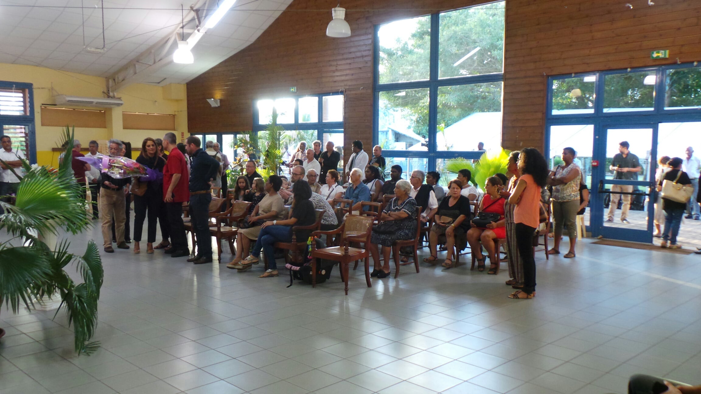 Décès de Paul Vergès : Moment de recueillement à Sainte-Suzanne