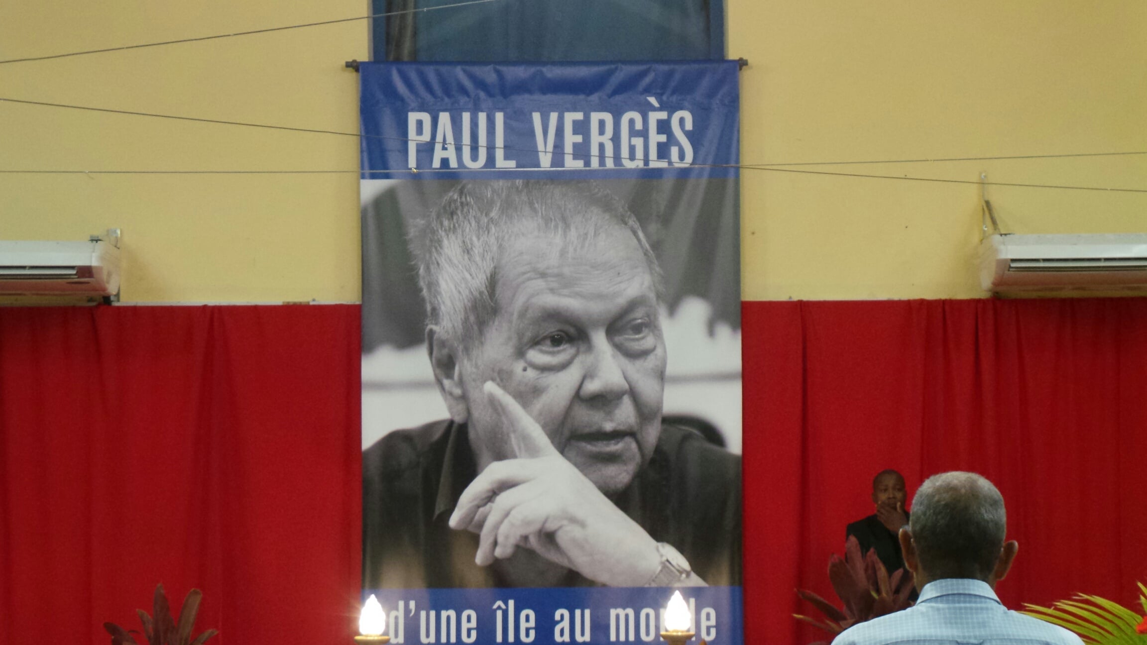 Décès de Paul Vergès : Moment de recueillement à Sainte-Suzanne