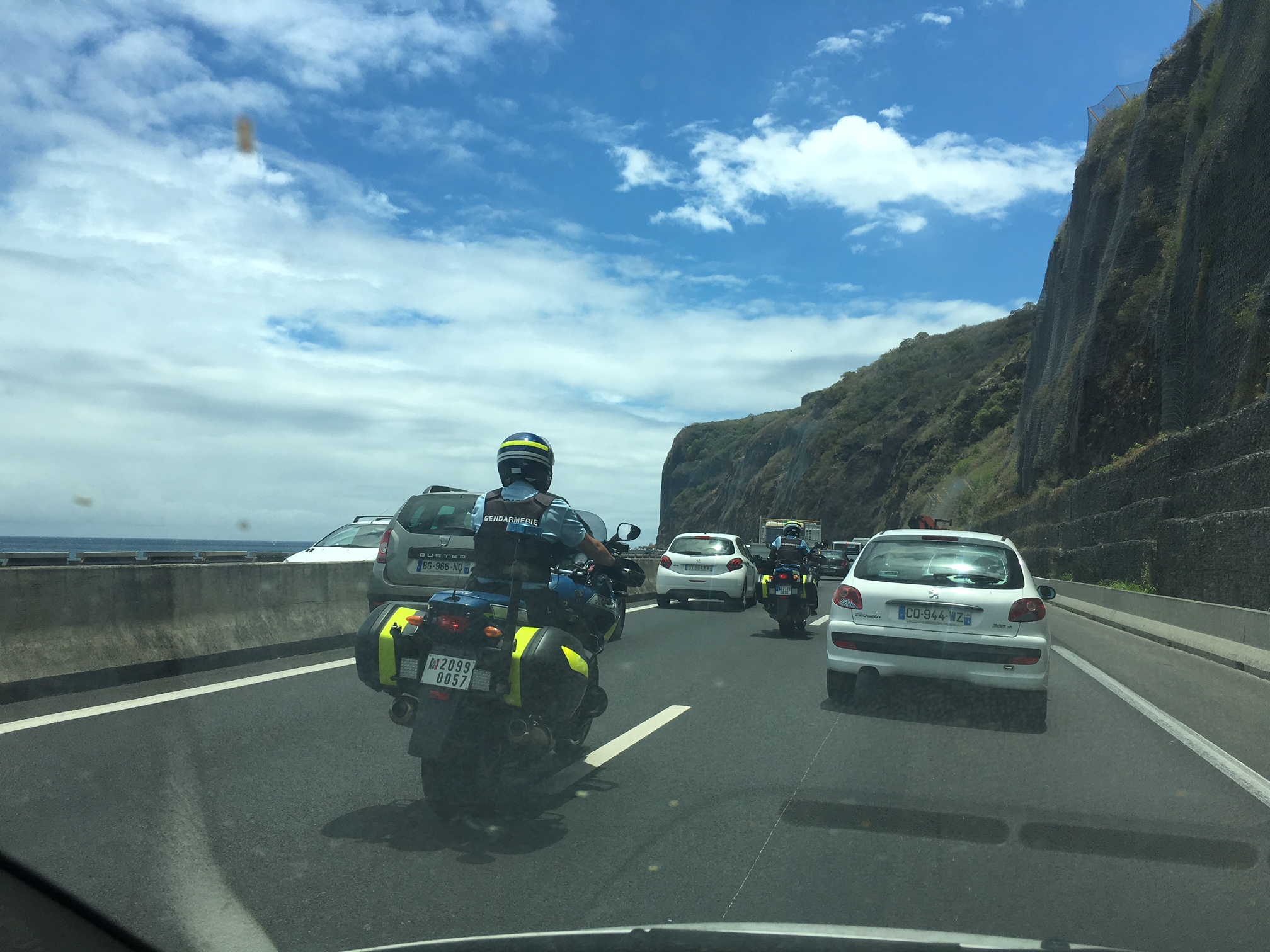 [Photos] Fermeture totale de la route du littoral suite à deux éboulis