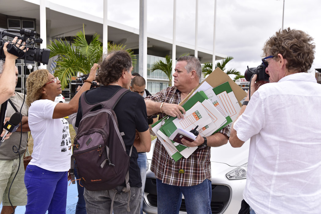 [RETOUR IMAGES] Marine Le Pen est arrivée à La Réunion
