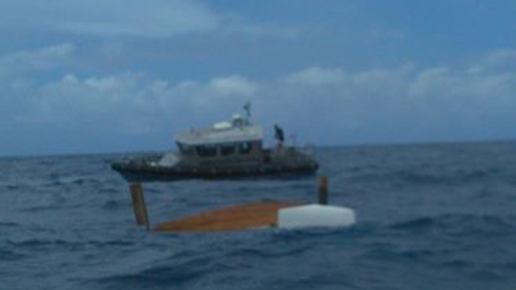 Un catamaran chavire au large de Saint-Gilles