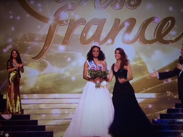 Miss Guyane devient Miss France, Aurore Kichenin deuxième