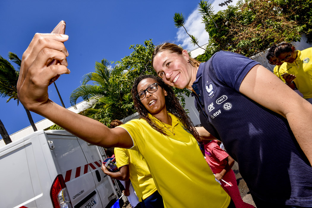 [PHOTOS] L'équipe de France féminine de football est arrivée à La Réunion