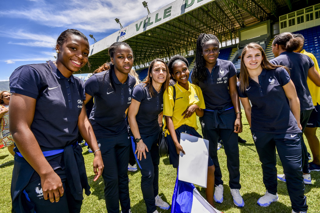 [PHOTOS] L'équipe de France féminine de football est arrivée à La Réunion
