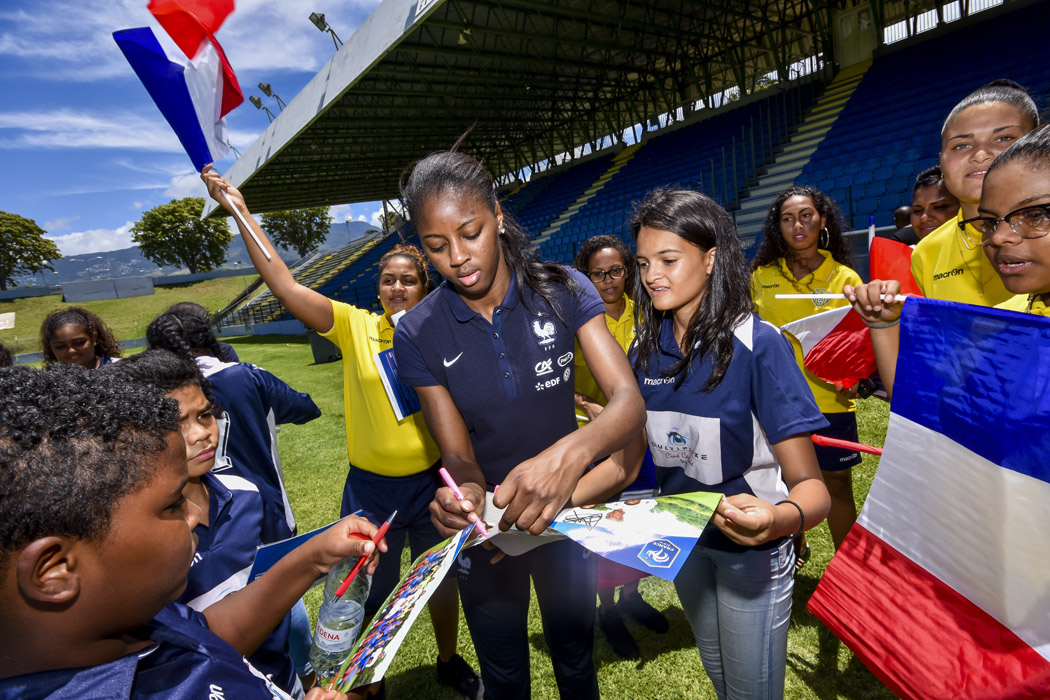 [PHOTOS] L'équipe de France féminine de football est arrivée à La Réunion