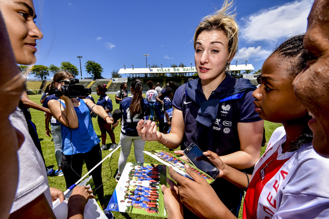 [PHOTOS] L'équipe de France féminine de football est arrivée à La Réunion