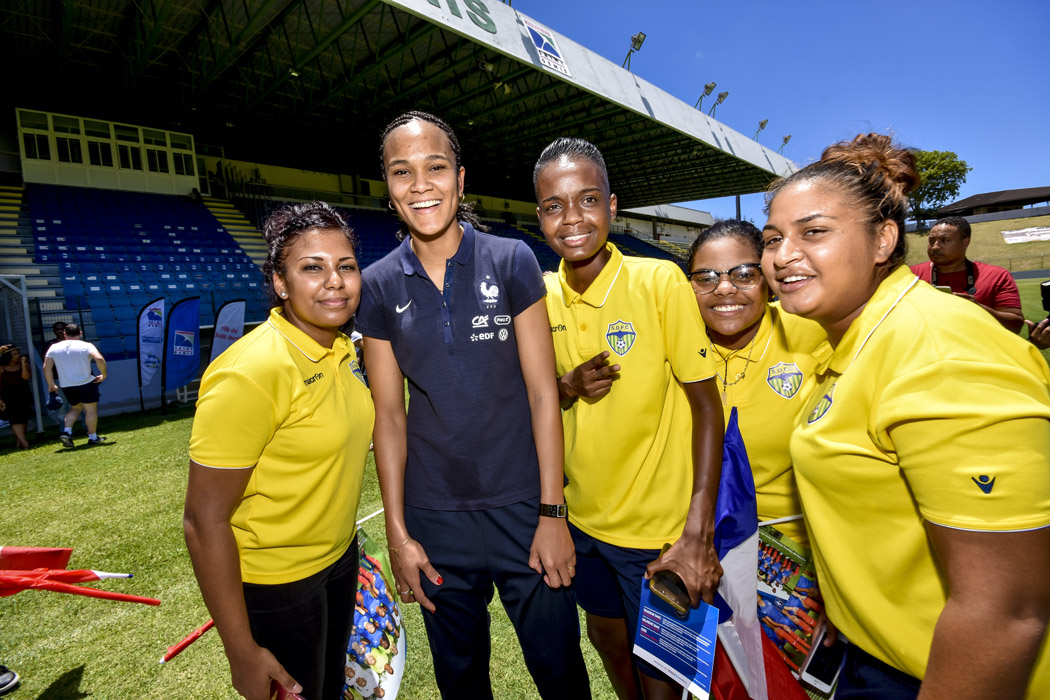 [PHOTOS] L'équipe de France féminine de football est arrivée à La Réunion