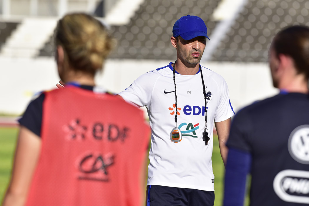 [PHOTOS] : Les Bleues se préparent pour la rencontre face aux Sud-africaines