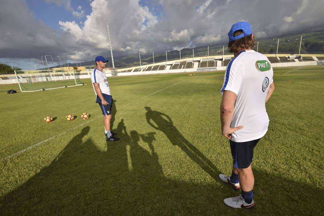 [PHOTOS] : Les Bleues se préparent pour la rencontre face aux Sud-africaines