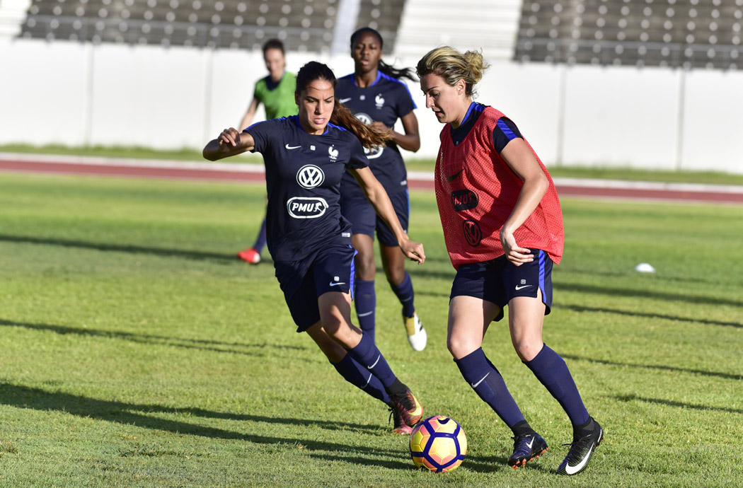 [PHOTOS] : Les Bleues se préparent pour la rencontre face aux Sud-africaines