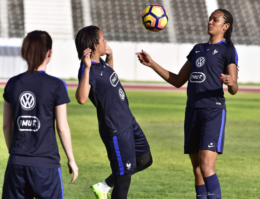 [PHOTOS] : Les Bleues se préparent pour la rencontre face aux Sud-africaines