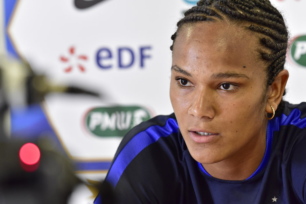 [PHOTOS] : Les Bleues se préparent pour la rencontre face aux Sud-africaines