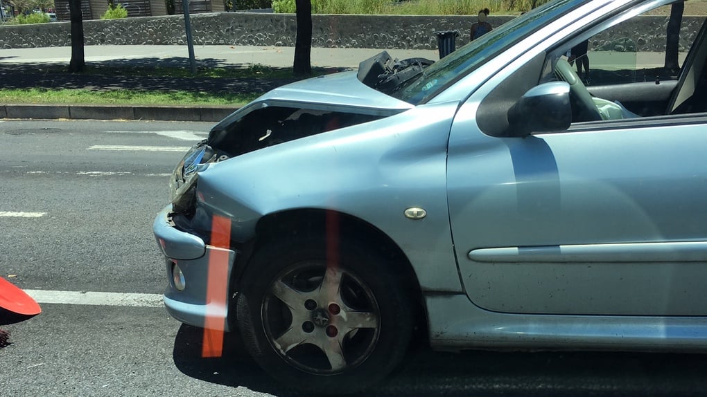 St-Denis: Double-accident sur le Boulevard Sud, dans les deux sens de circulation
