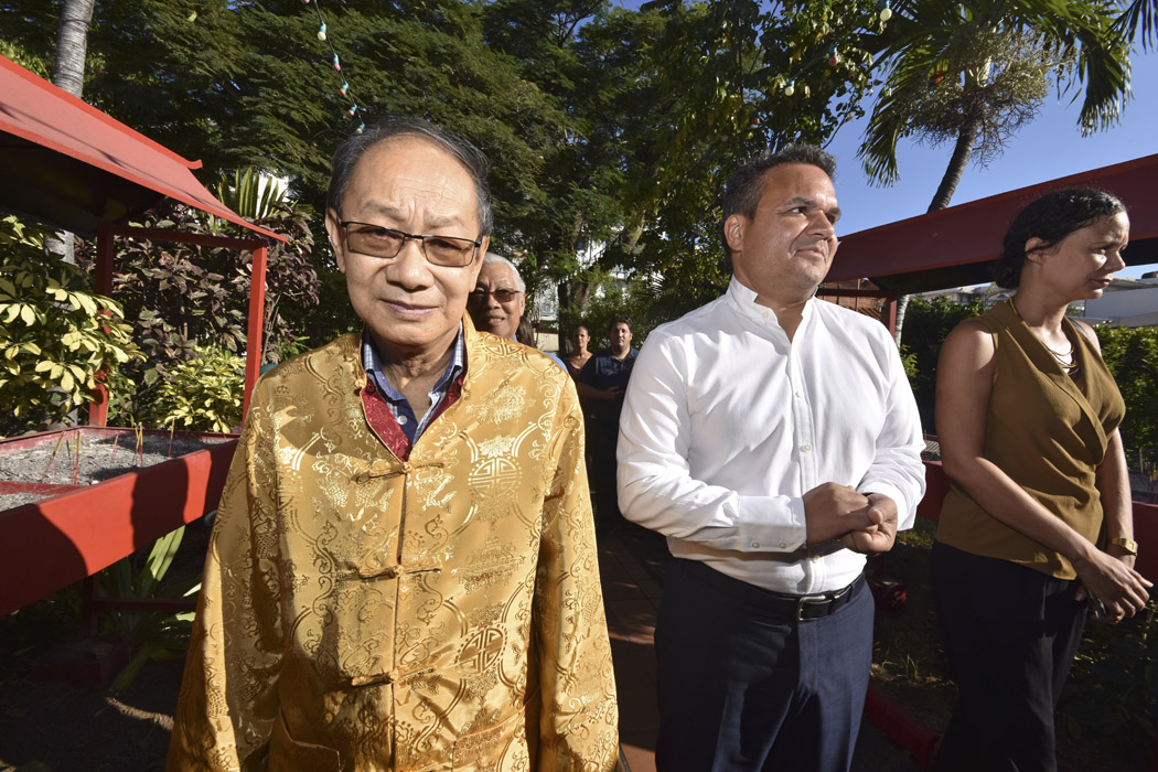 St-Denis: Rencontre non désirée entre E.Bareigts et D.Robert lors des festivités du Nouvel an chinois