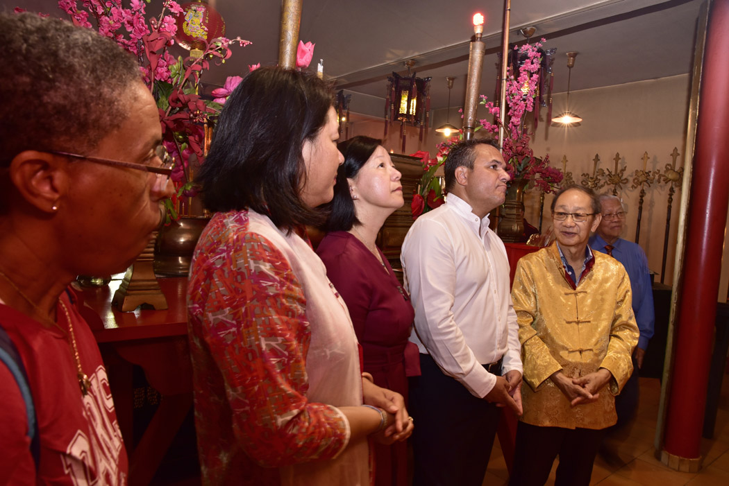 St-Denis: Rencontre non désirée entre E.Bareigts et D.Robert lors des festivités du Nouvel an chinois