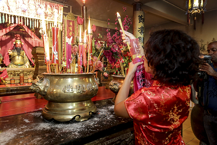 Les images du Jour de l'An chinois dans les deux temples dionysiens