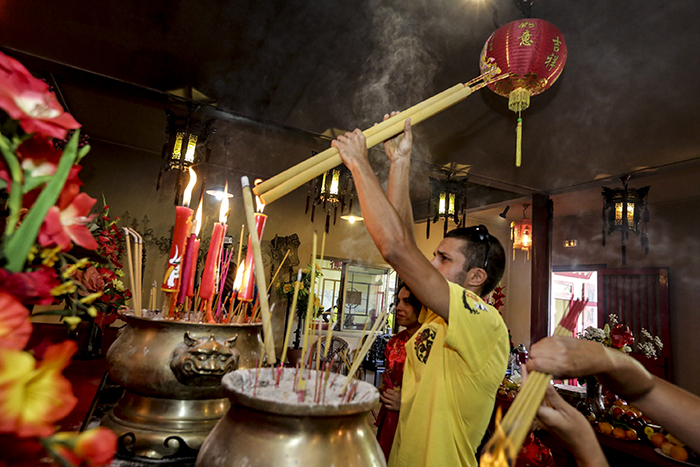 Les images du Jour de l'An chinois dans les deux temples dionysiens