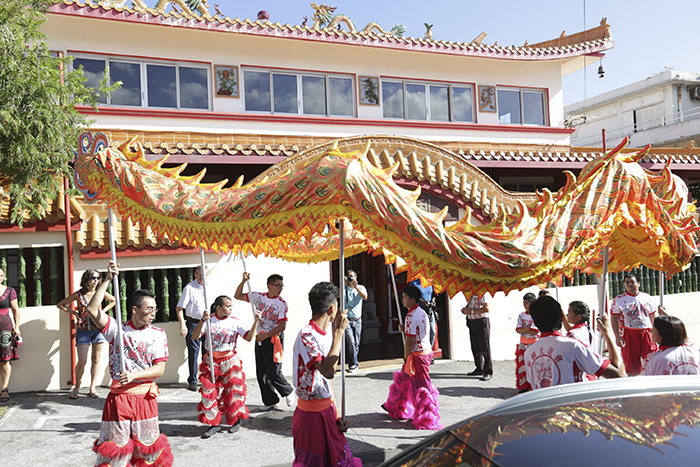 Les images du Jour de l'An chinois dans les deux temples dionysiens