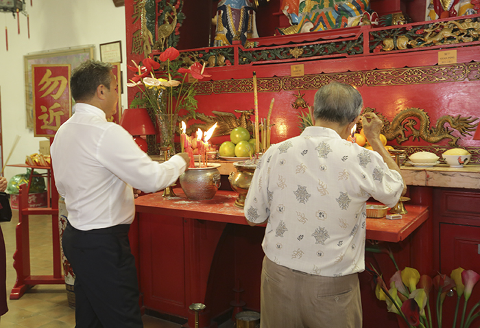 Les images du Jour de l'An chinois dans les deux temples dionysiens