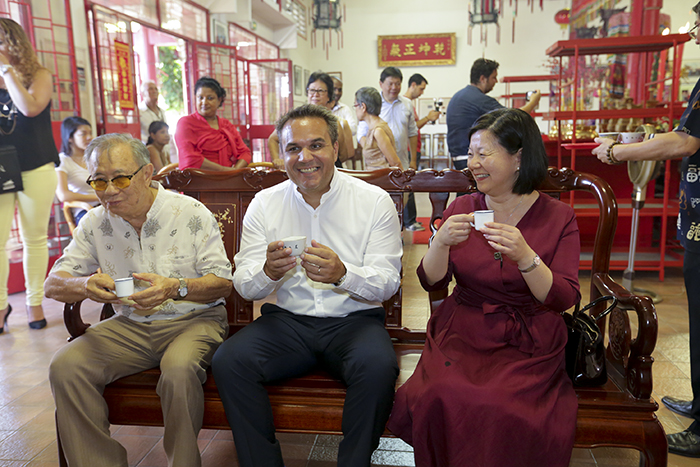 Les images du Jour de l'An chinois dans les deux temples dionysiens