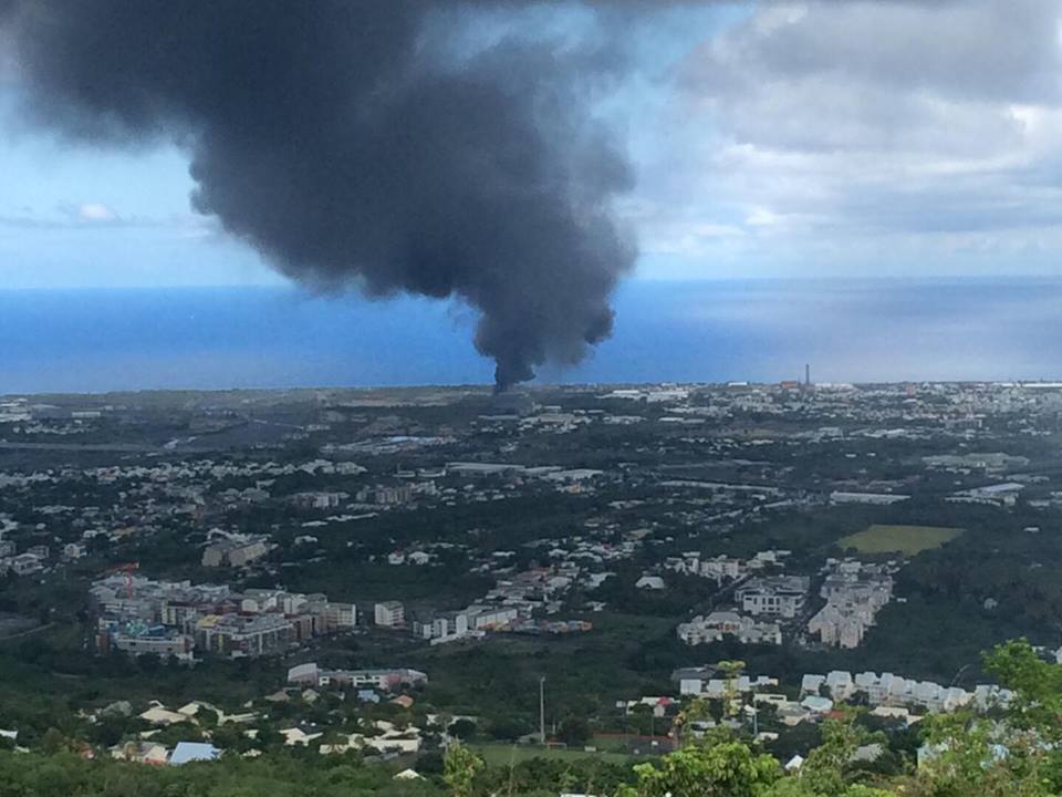 [VIDEO] Un incendie impressionnant au Port