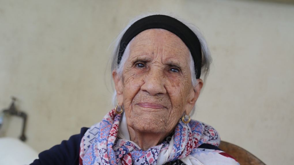 La Possession: Madame Dijoux Pierrette fête ses 100 ans!