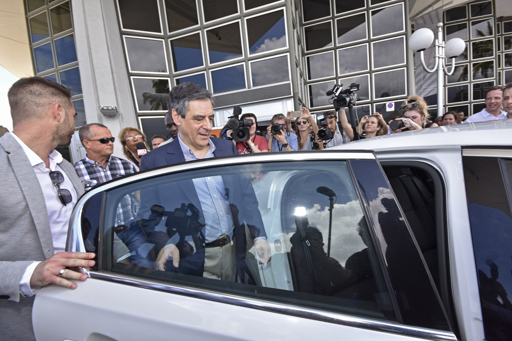 [VIDÉO] François Fillon est arrivé à La Réunion
