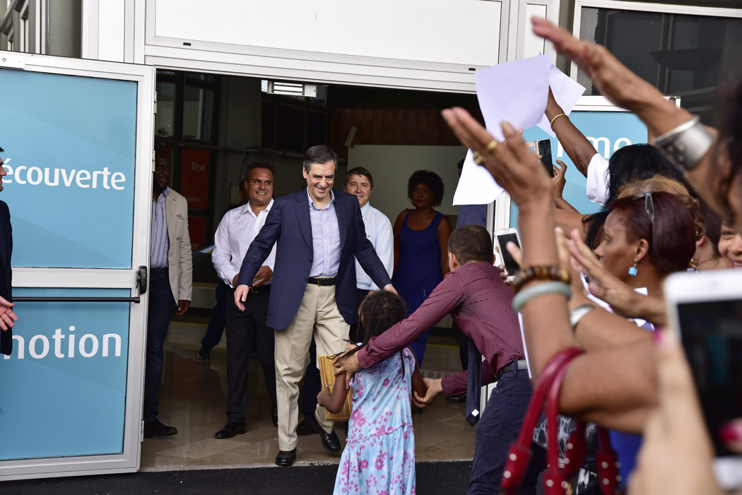 [VIDÉO] François Fillon est arrivé à La Réunion