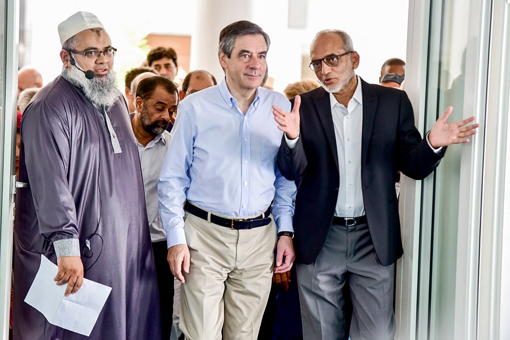 Retour en images sur la visite de François Fillon à la mosquée Noor-al-Islam