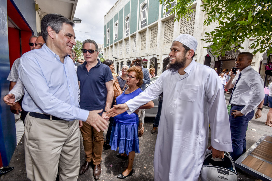 Retour en images sur la visite de François Fillon à la mosquée Noor-al-Islam