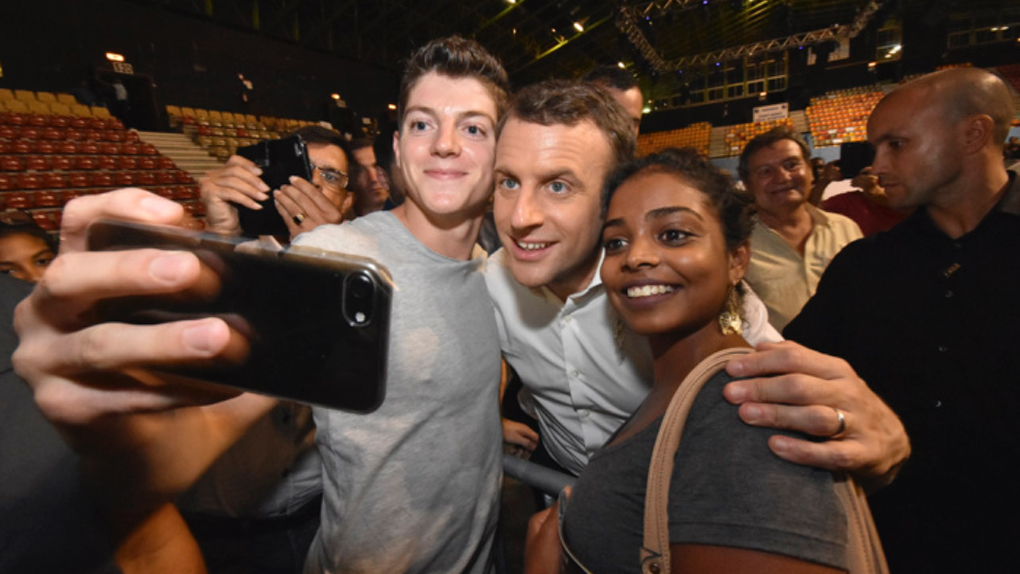 [Retour Images] Le vrai-faux meeting de Macron