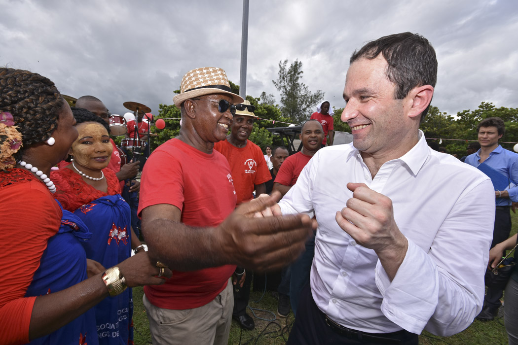 [RETOUR IMAGES/LIVE VIDEO] Benoît Hamon en mode pique-nique à l'Étang du Gol