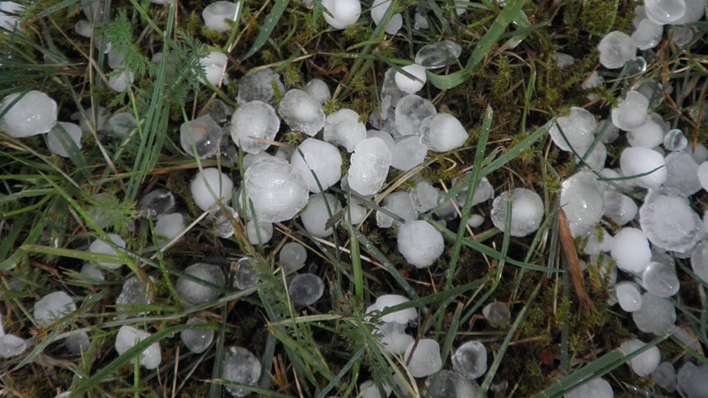 Pluie de grêle aux Makes