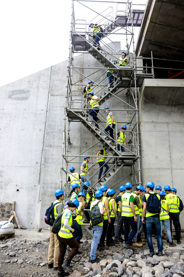 Retour en images : visite de la Nouvelle Route du Littoral par les étudiants au Centre des Hautes Etudes de la Construction