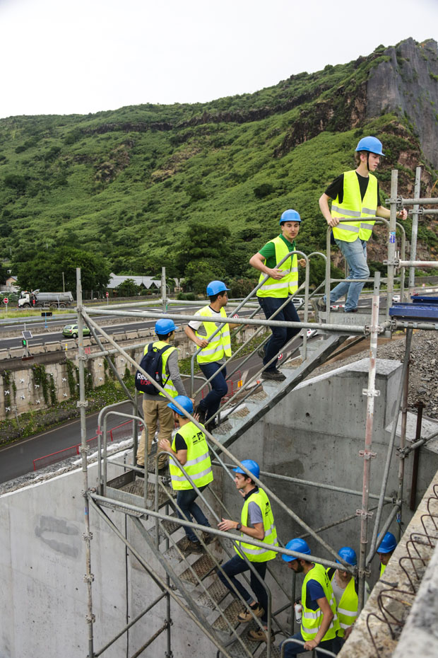 Retour en images : visite de la Nouvelle Route du Littoral par les étudiants au Centre des Hautes Etudes de la Construction