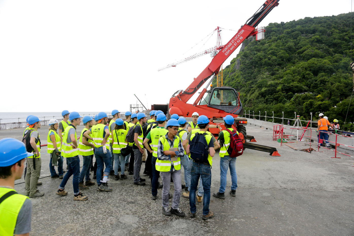 Retour en images : visite de la Nouvelle Route du Littoral par les étudiants au Centre des Hautes Etudes de la Construction