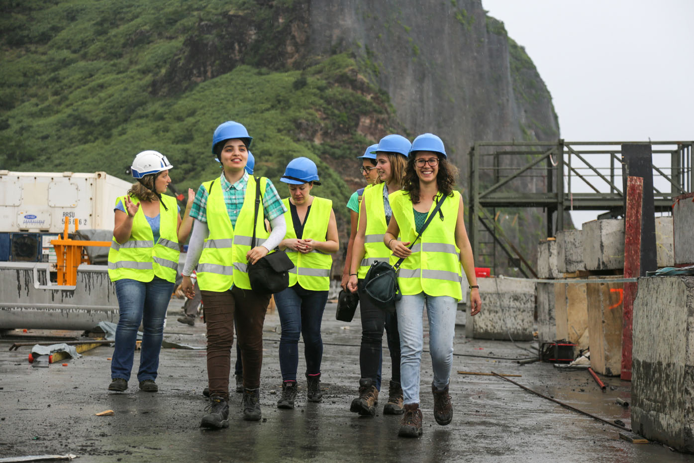 Retour en images : visite de la Nouvelle Route du Littoral par les étudiants au Centre des Hautes Etudes de la Construction