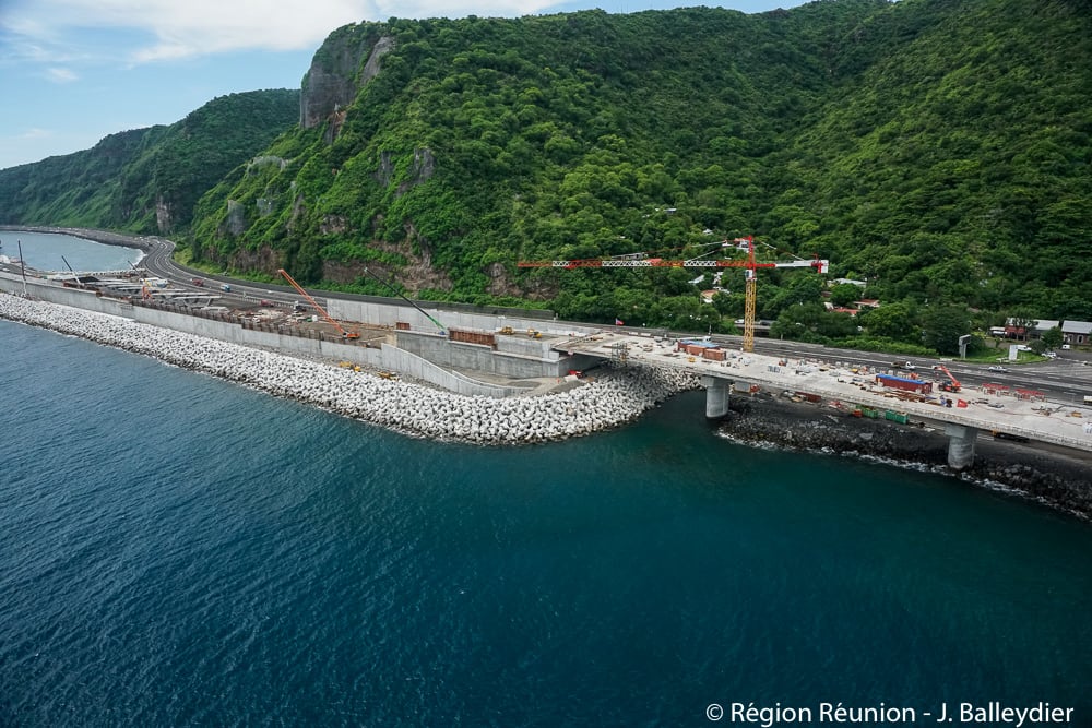 Retour en images : La Nouvelle Route du Littoral vue du ciel