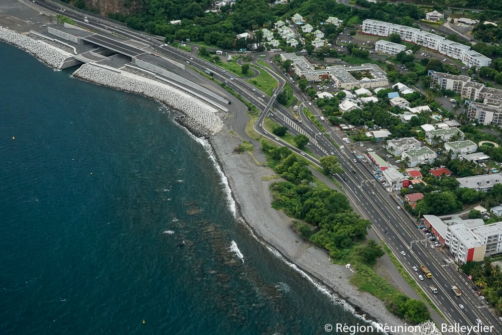 Retour en images : La Nouvelle Route du Littoral vue du ciel