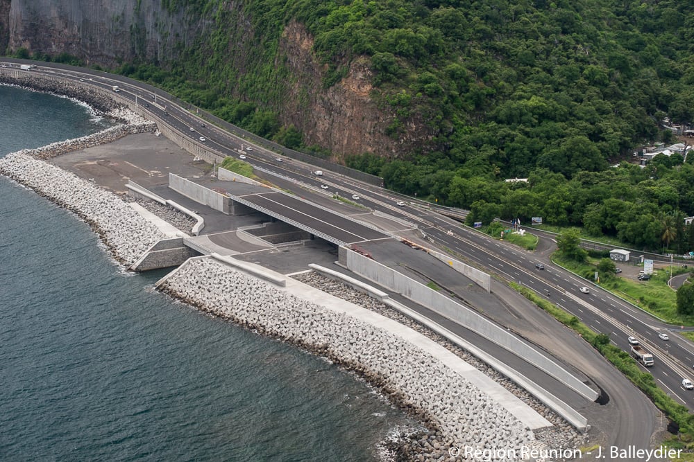 Retour en images : La Nouvelle Route du Littoral vue du ciel