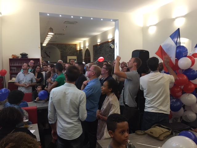 Vivez l'annonce du résultat au QG d'Emmanuel Macron à St-Denis