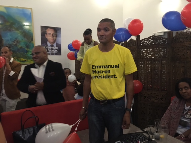Vivez l'annonce du résultat au QG d'Emmanuel Macron à St-Denis