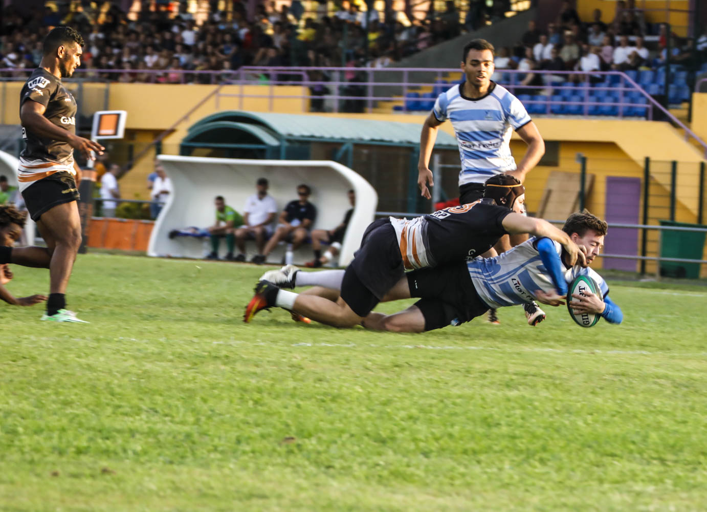 Retour en images sur le tournoi de rugby de la CCOI au Stade Lambrakis du Port