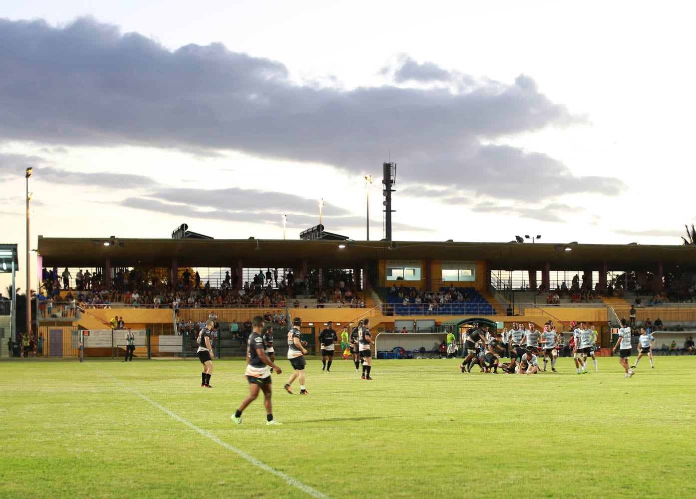 Retour en images sur le tournoi de rugby de la CCOI au Stade Lambrakis du Port