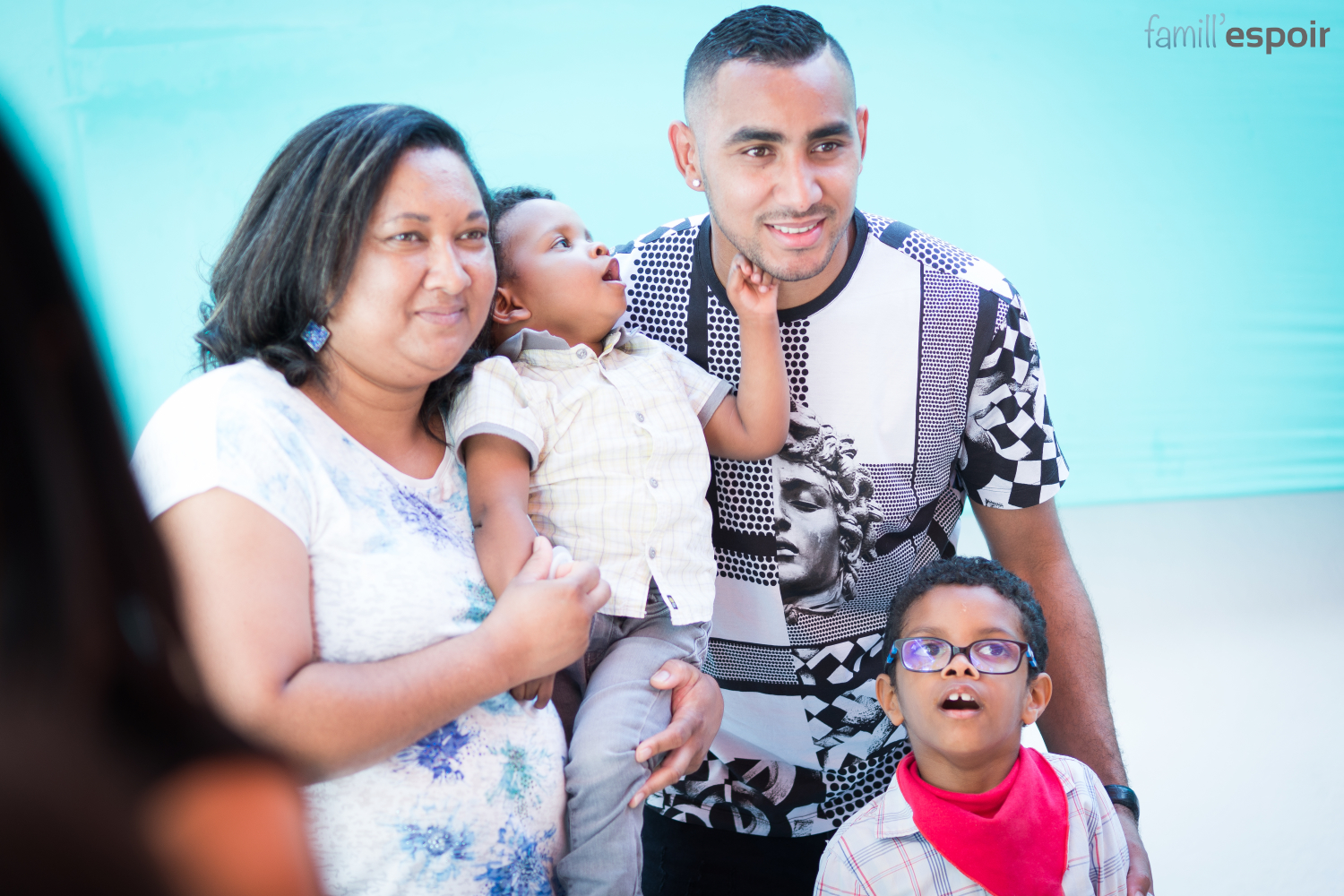 Dimitri Payet donne le sourire à des enfants handicapés