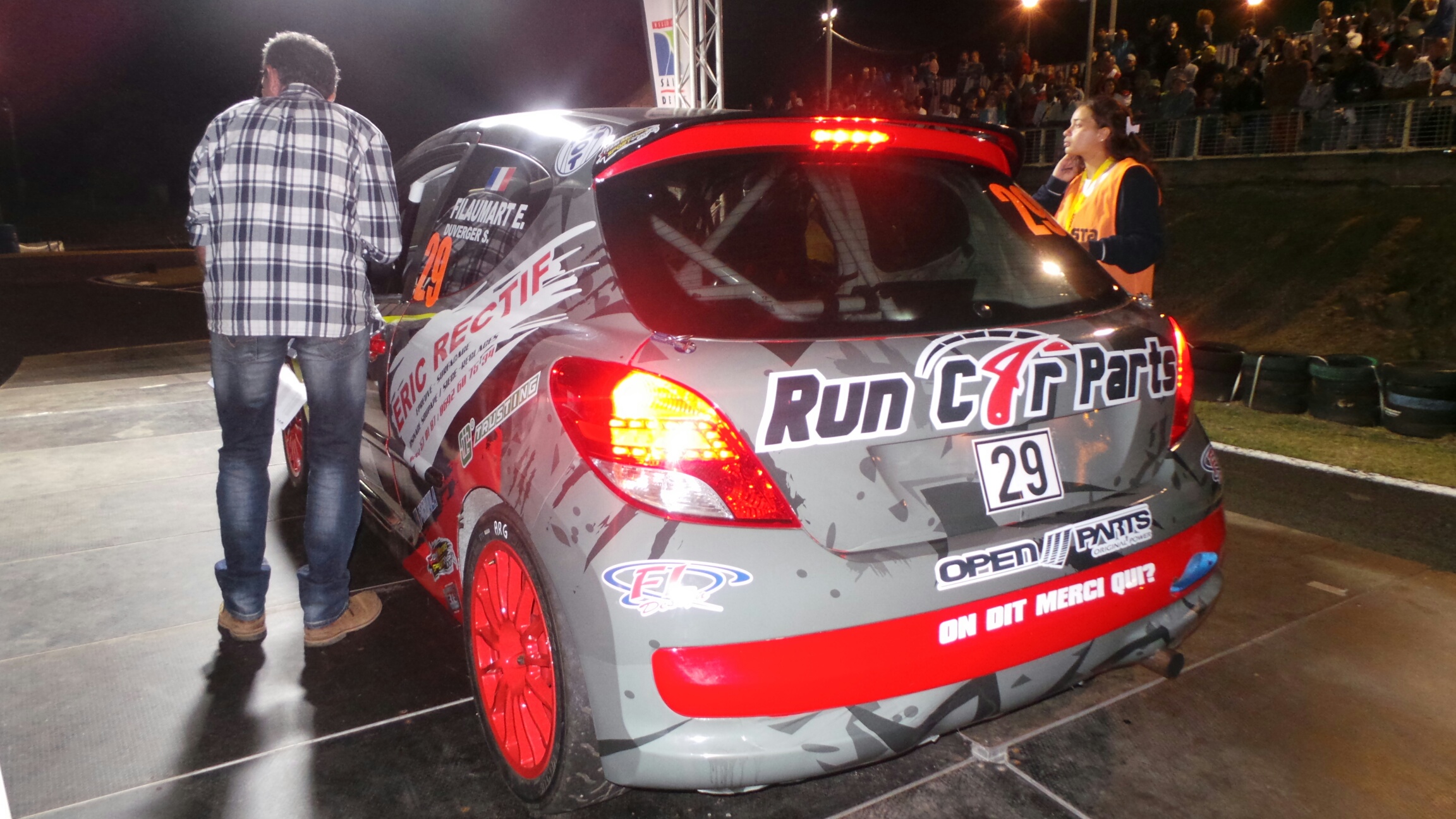[PHOTOS] Pilotes et bolides prêts pour le dernier jour de course